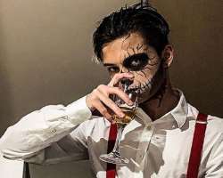 Martin Rompeltien consuming alcohol